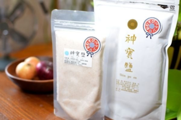 神宝塩（大500g・小180g）
